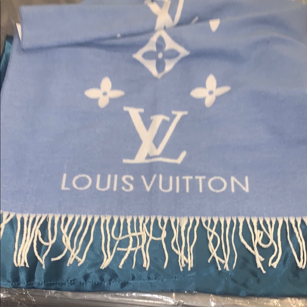 Light Blue & White Fashion Scarf